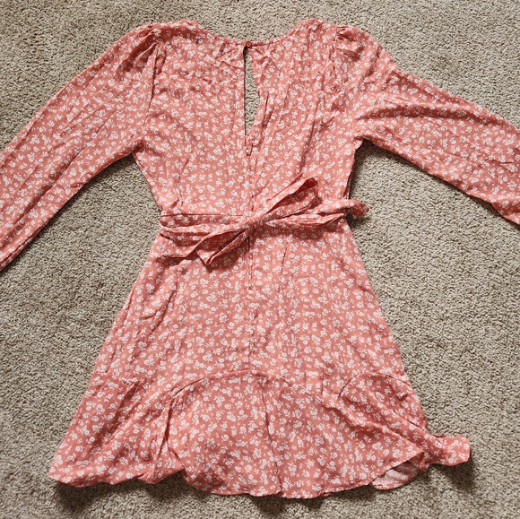 LIKE NEW Trixxi Floral Long Sleeve Wrap Dress - Picture 3 of 9